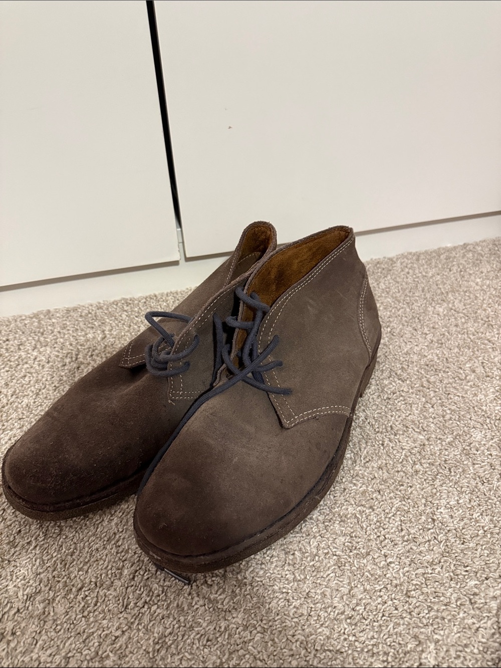Johnston & Murphy Brown Suede Chukka Boots